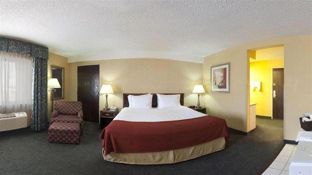 Holiday Inn Express Hotel Fort Campbell-Oak Grove By Ihg Eksteriør billede