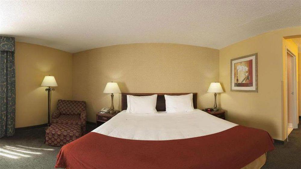 Holiday Inn Express Hotel Fort Campbell-Oak Grove By Ihg Eksteriør billede