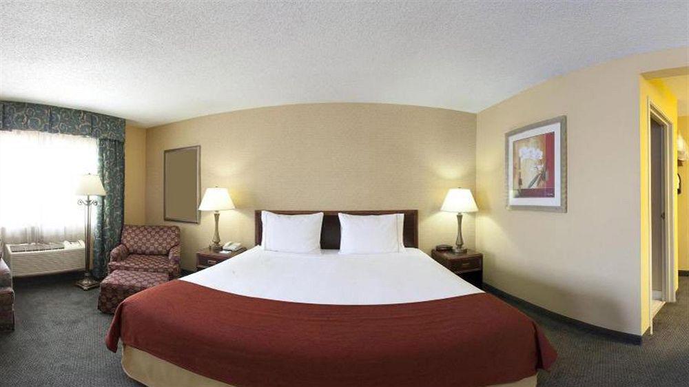 Holiday Inn Express Hotel Fort Campbell-Oak Grove By Ihg Eksteriør billede