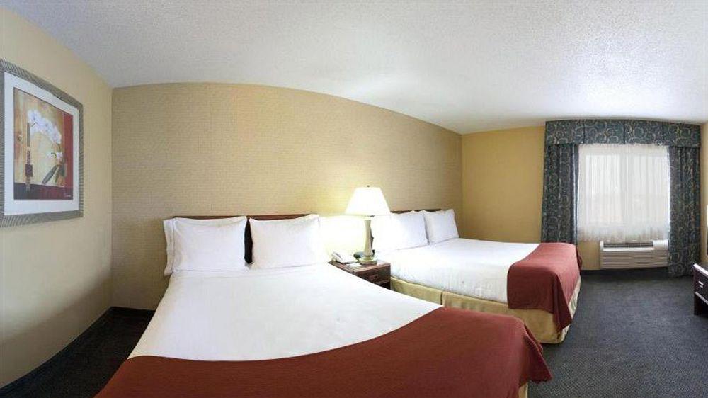 Holiday Inn Express Hotel Fort Campbell-Oak Grove By Ihg Eksteriør billede