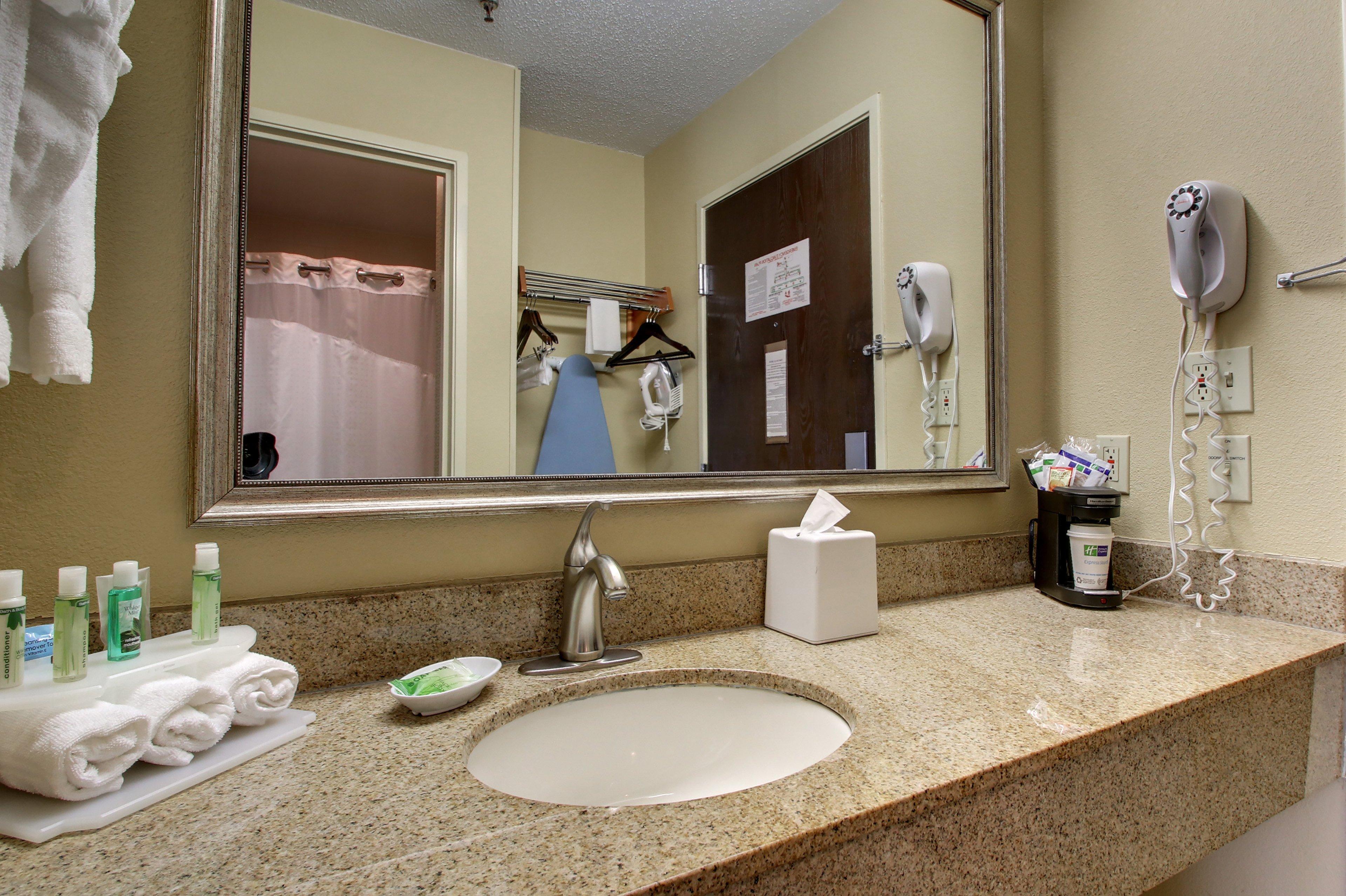 Holiday Inn Express Hotel Fort Campbell-Oak Grove By Ihg Eksteriør billede