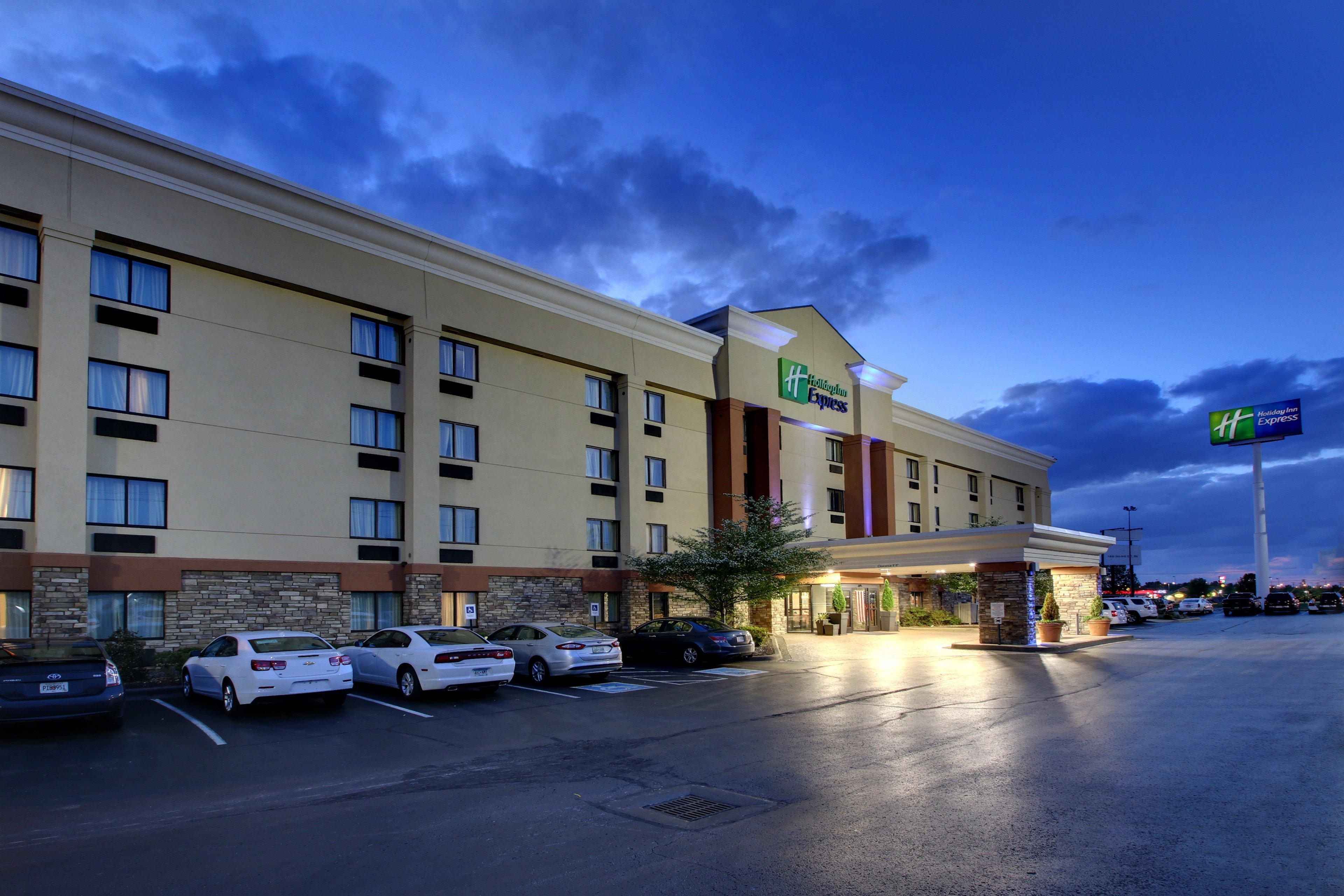 Holiday Inn Express Hotel Fort Campbell-Oak Grove By Ihg Eksteriør billede