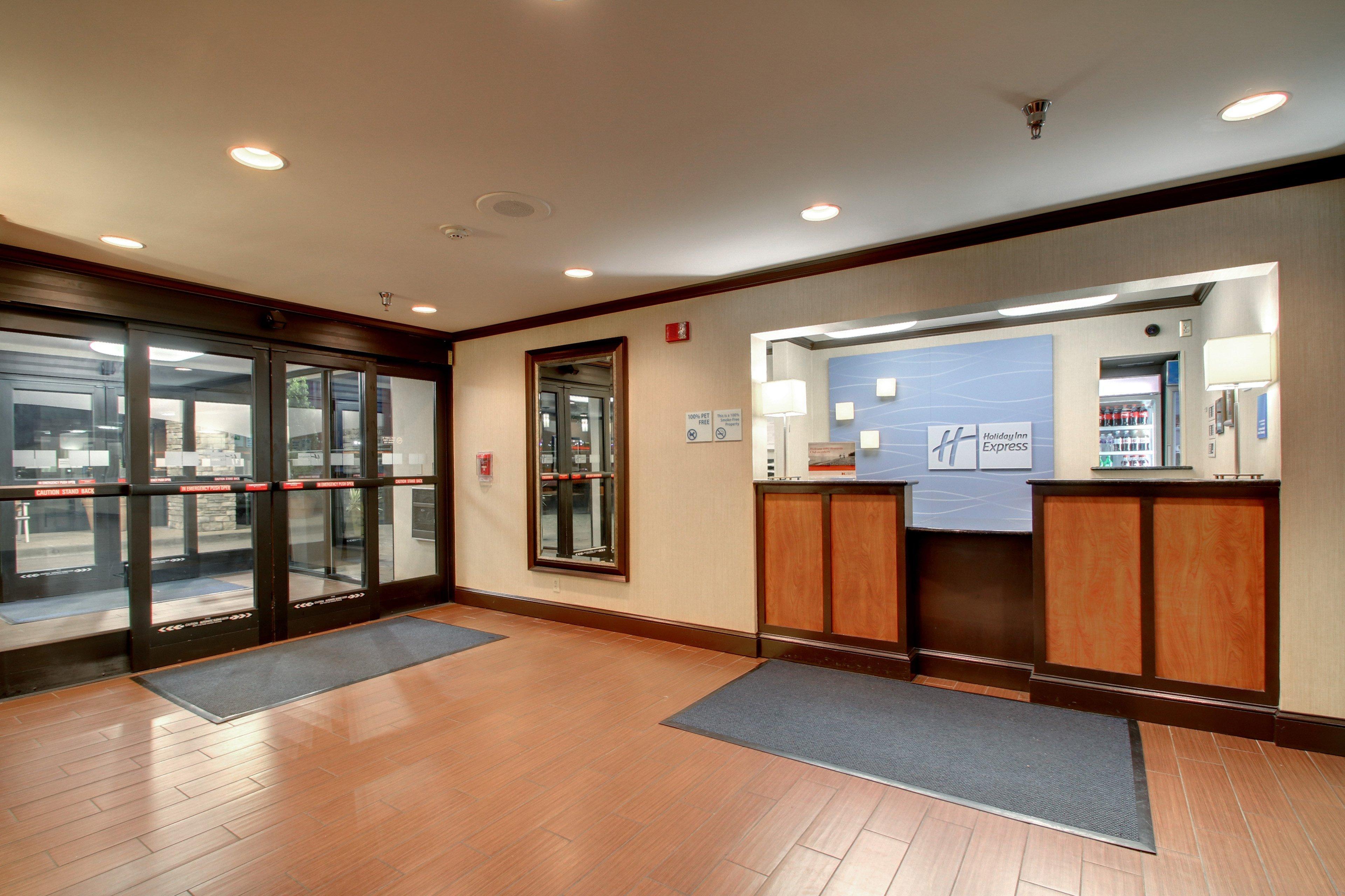 Holiday Inn Express Hotel Fort Campbell-Oak Grove By Ihg Eksteriør billede